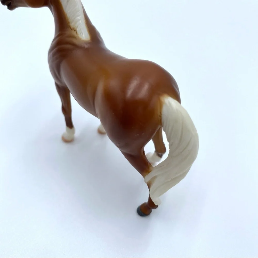 Breyer Stablemates Standing Stock Horse G3 - 5621 - Palomino - 2007 - Picture 8 of 8